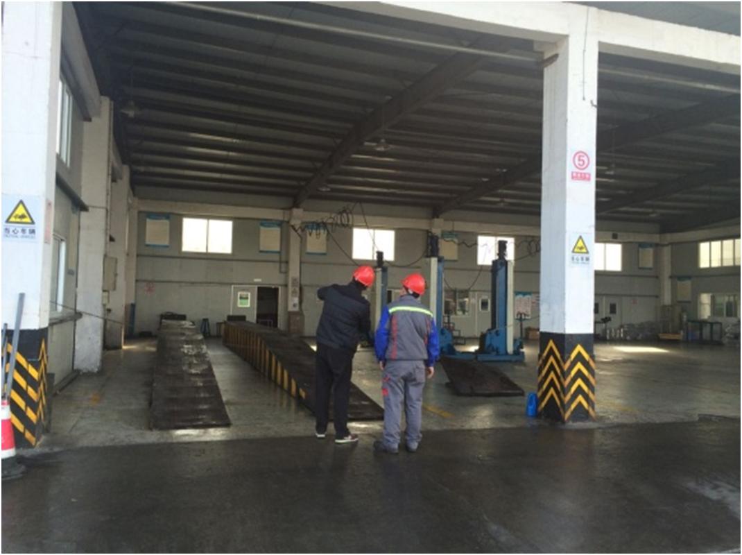 公交冬季安全生產(chǎn)大檢查效果顯著1.JPG 公交冬季安全生產(chǎn)大檢查效果顯著1.JPG