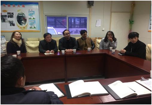 市總工會領(lǐng)導(dǎo)蒞臨公交125路參觀指導(dǎo).JPG 市總工會領(lǐng)導(dǎo)蒞臨公交125路參觀指導(dǎo).JPG