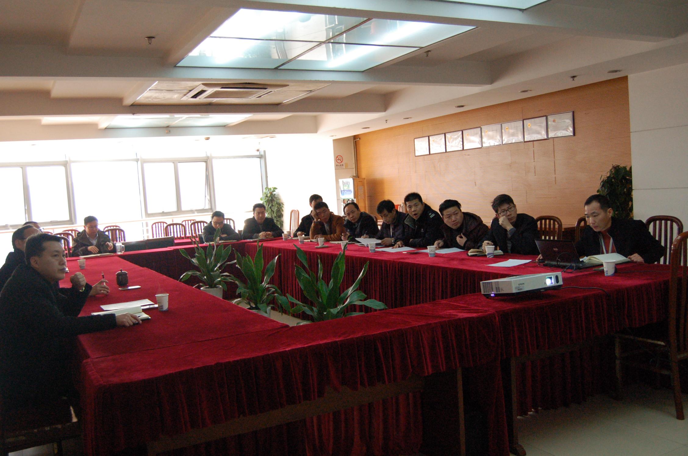 公司召開2017年公交行車安全管理辦法評審會1.JPG 公司召開2017年公交行車安全管理辦法評審會1.JPG