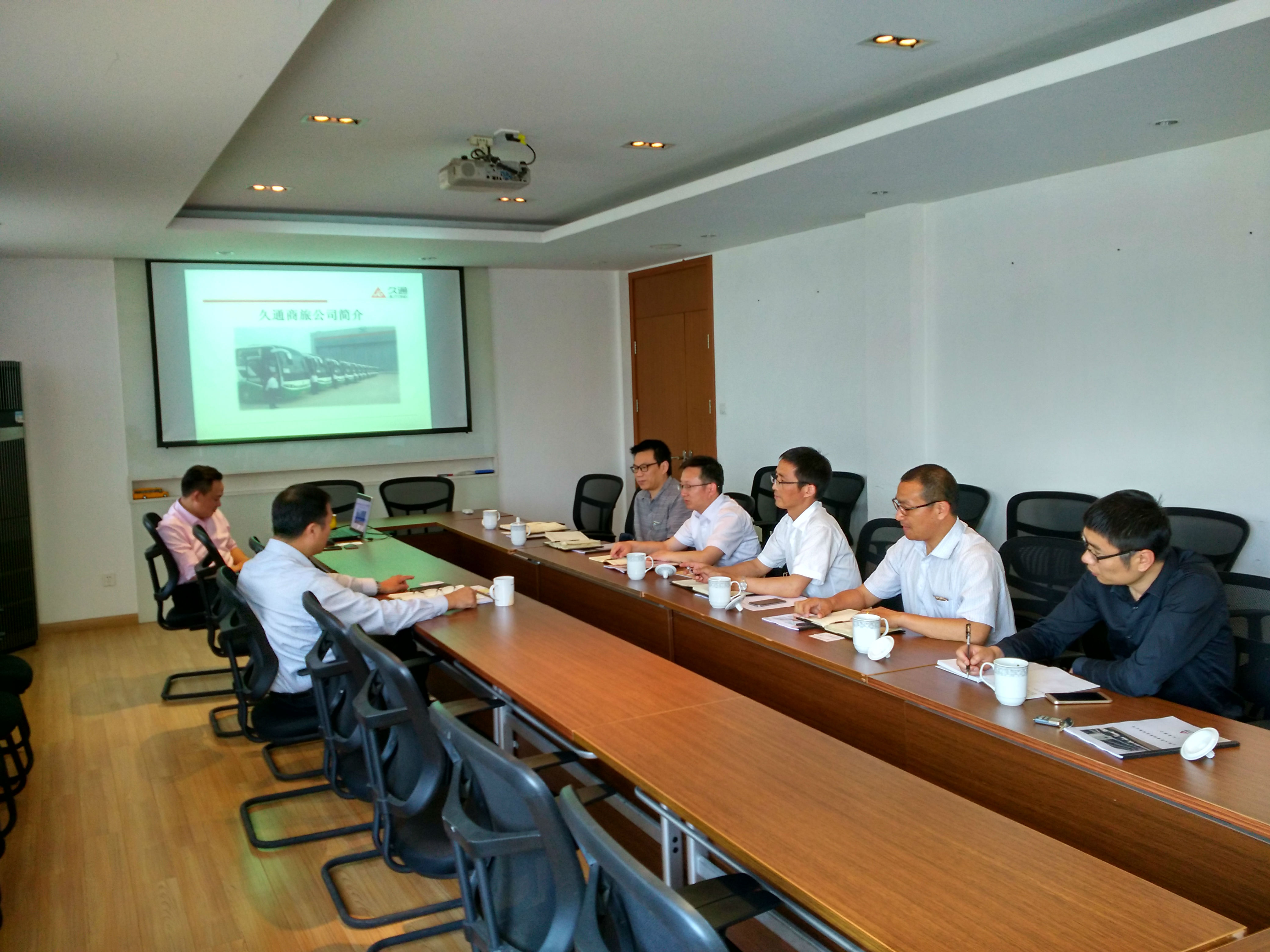 clip_image003.jpg clip_image003.jpg