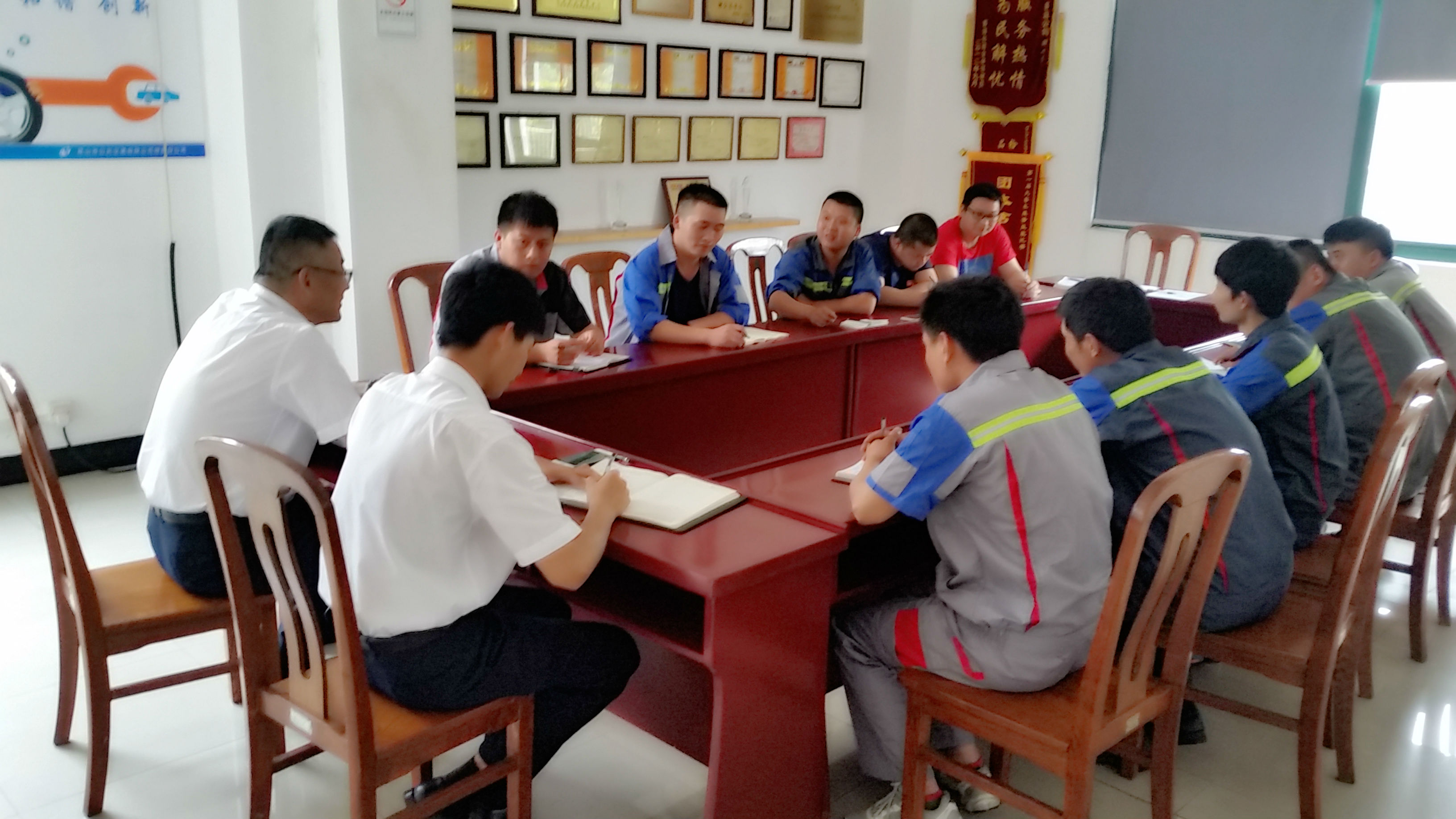 clip_image003.jpg clip_image003.jpg