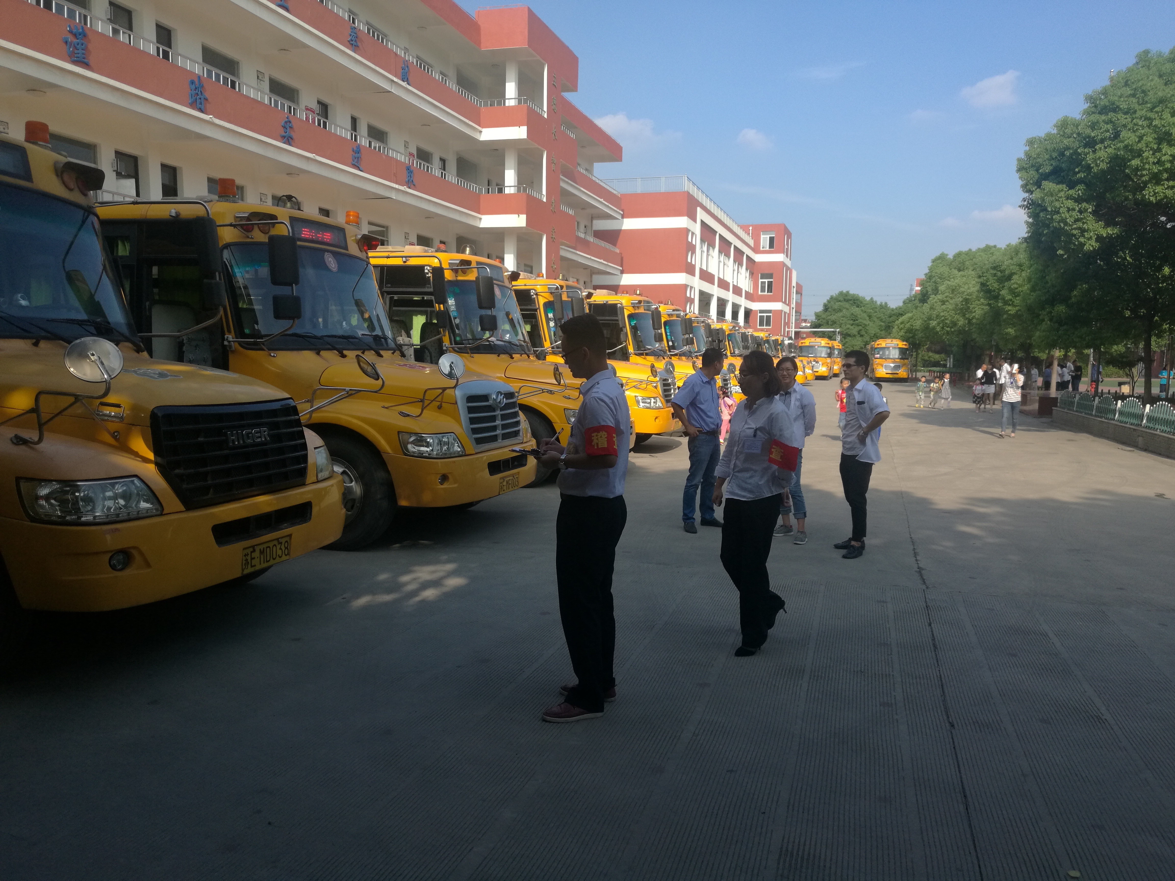 校車檢查1.jpg 校車檢查1.jpg