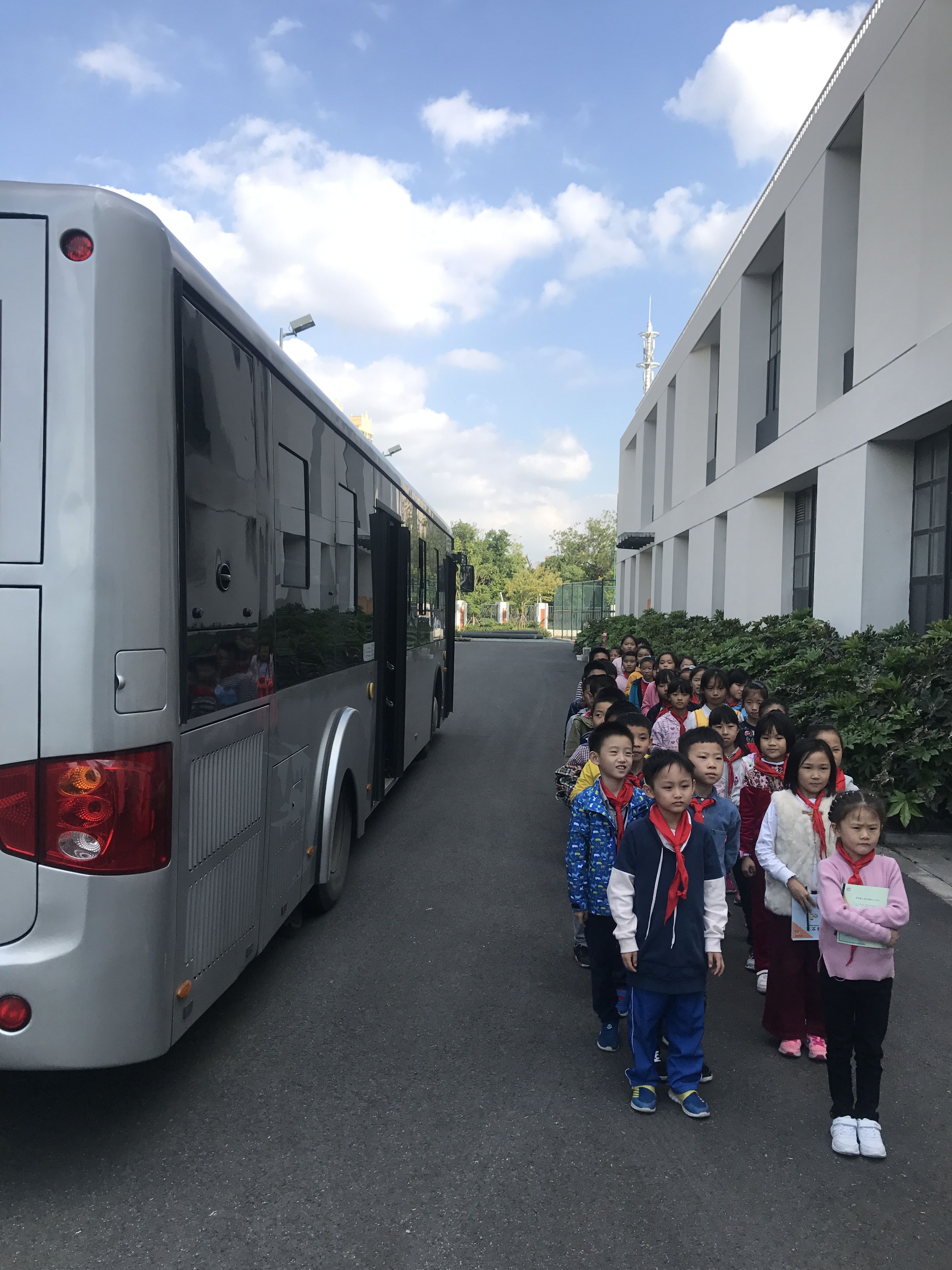 “公交安全知識(shí)進(jìn)校園”走進(jìn)花橋中心校集善校區(qū).jpg “公交安全知識(shí)進(jìn)校園”走進(jìn)花橋中心校集善校區(qū).jpg