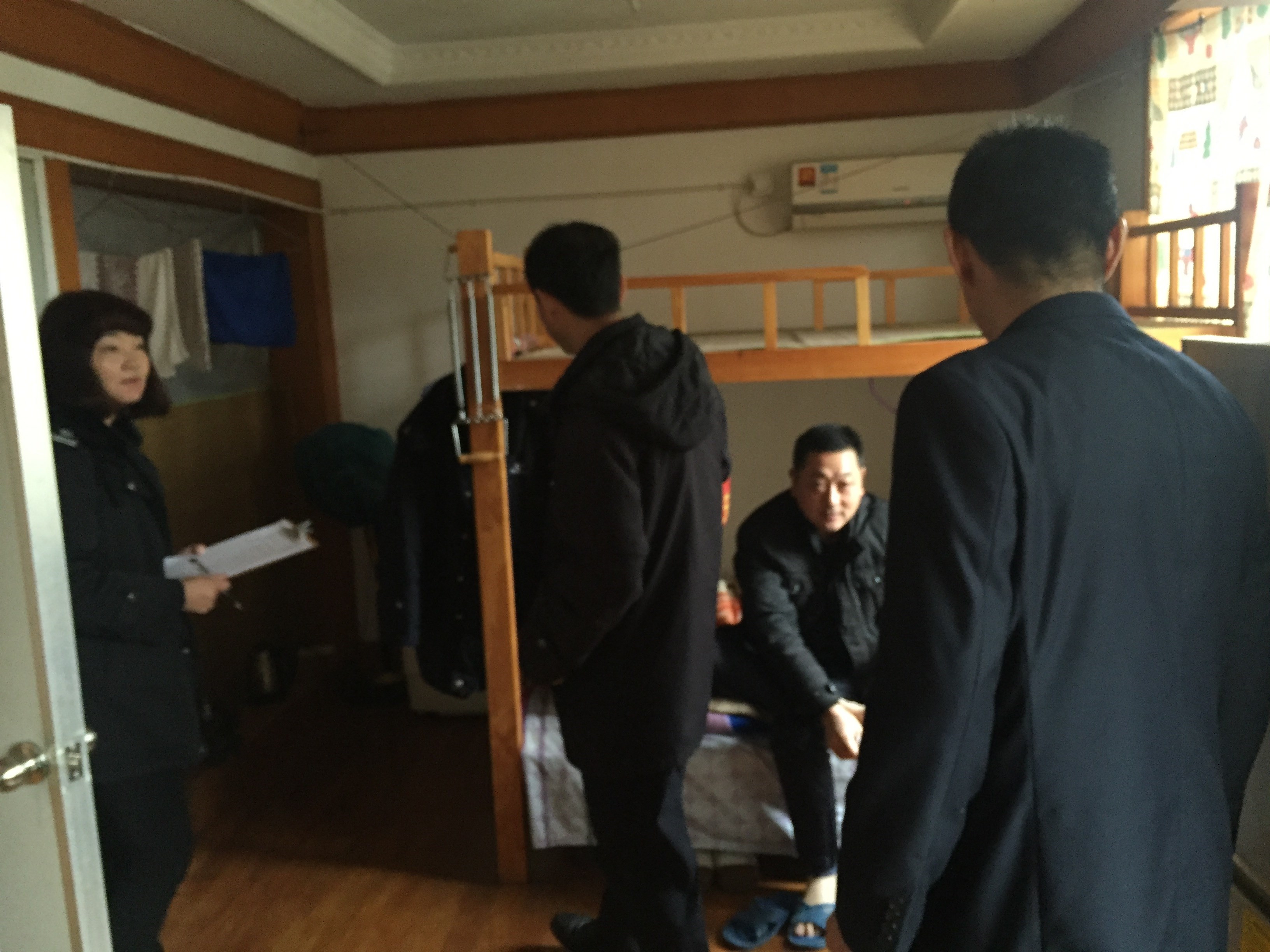 檢查駕駛員宿舍是否安全.jpg 檢查駕駛員宿舍是否安全.jpg