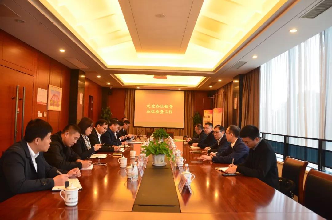 集團資訊-市安全生產(chǎn)監(jiān)督管理局領(lǐng)導到公交檢查指導.jpg 集團資訊-市安全生產(chǎn)監(jiān)督管理局領(lǐng)導到公交檢查指導.jpg