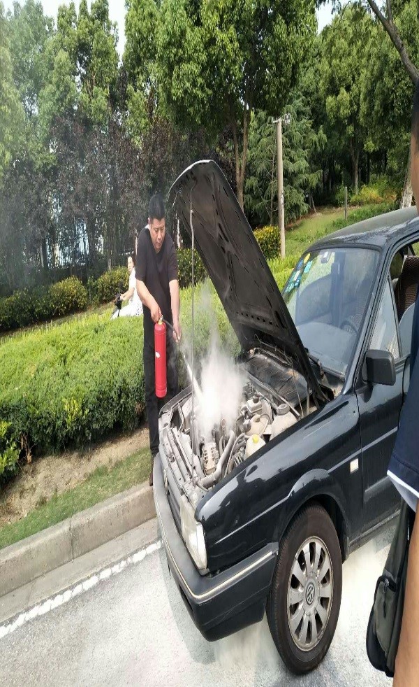 205路駕駛員湯傳保救火1.jpg 205路駕駛員湯傳保救火1.jpg