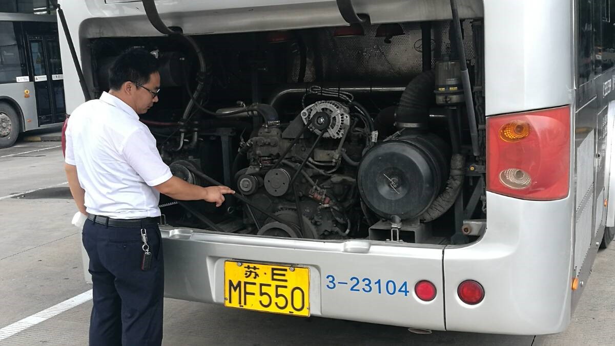 三分二車隊(duì)安全檢查3.jpg 三分二車隊(duì)安全檢查3.jpg