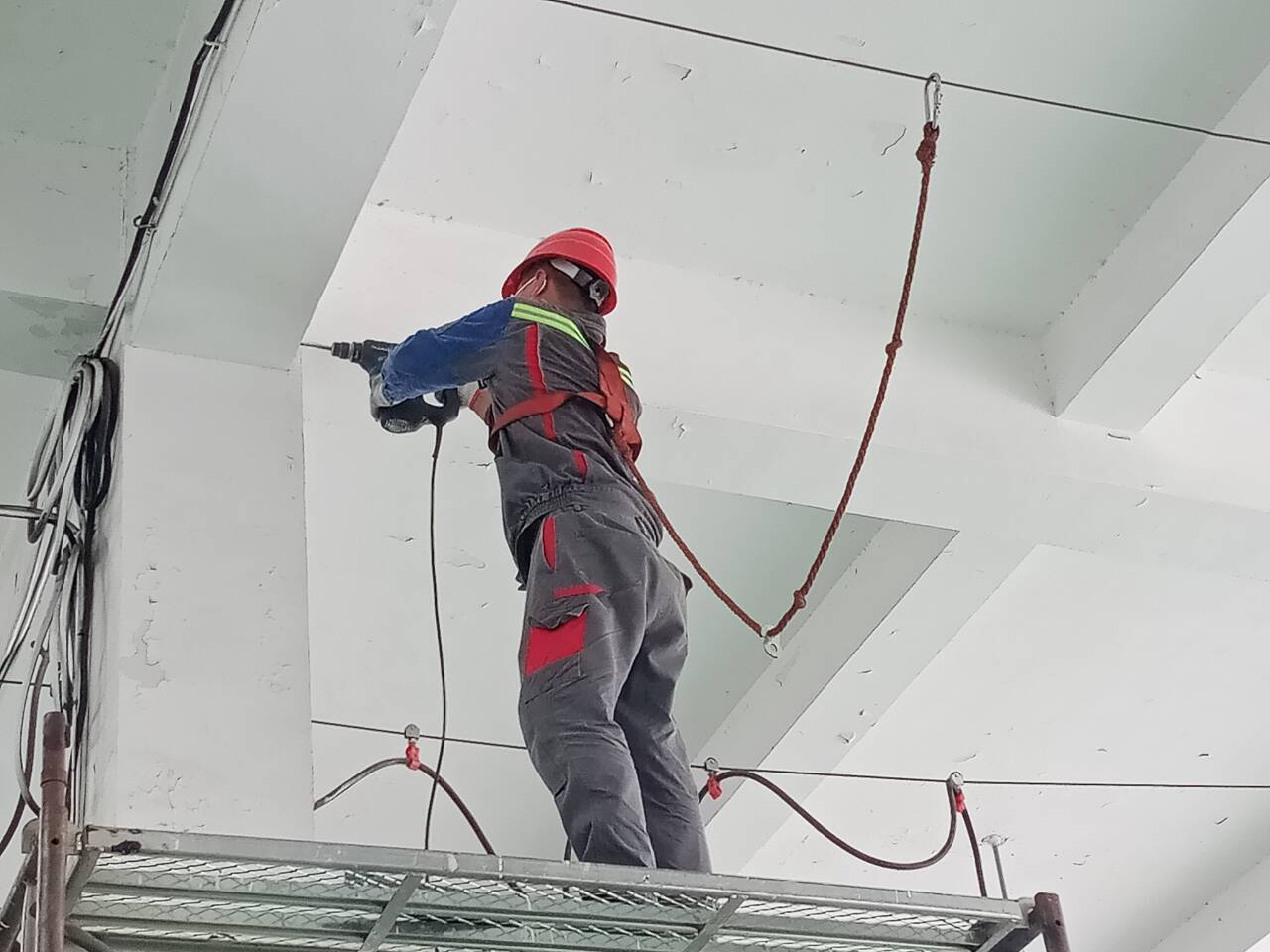 修理安裝新設(shè)備.png 修理安裝新設(shè)備.png