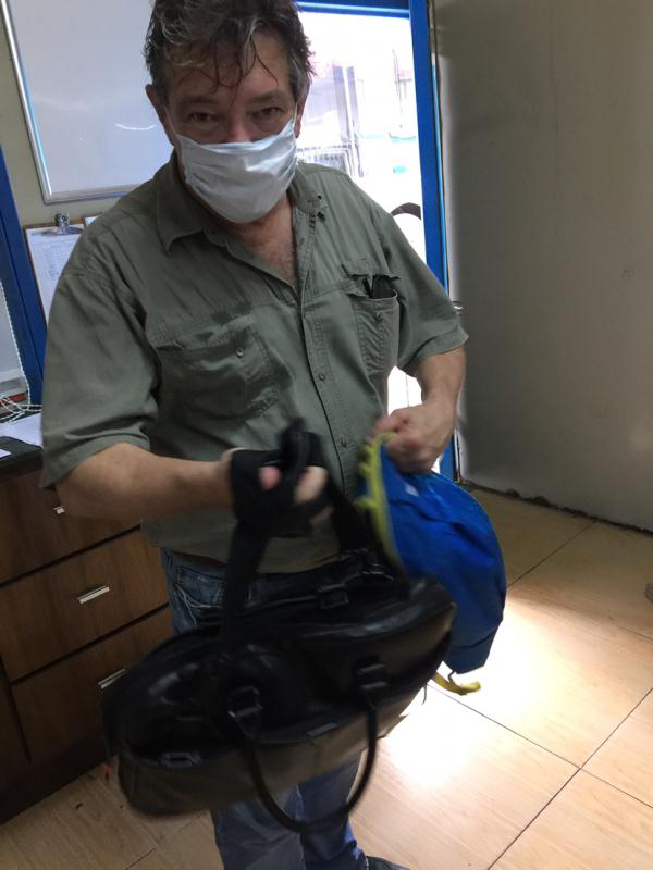 外國乘客對公交駕駛員豎起大拇指-失主.png 外國乘客對公交駕駛員豎起大拇指-失主.png