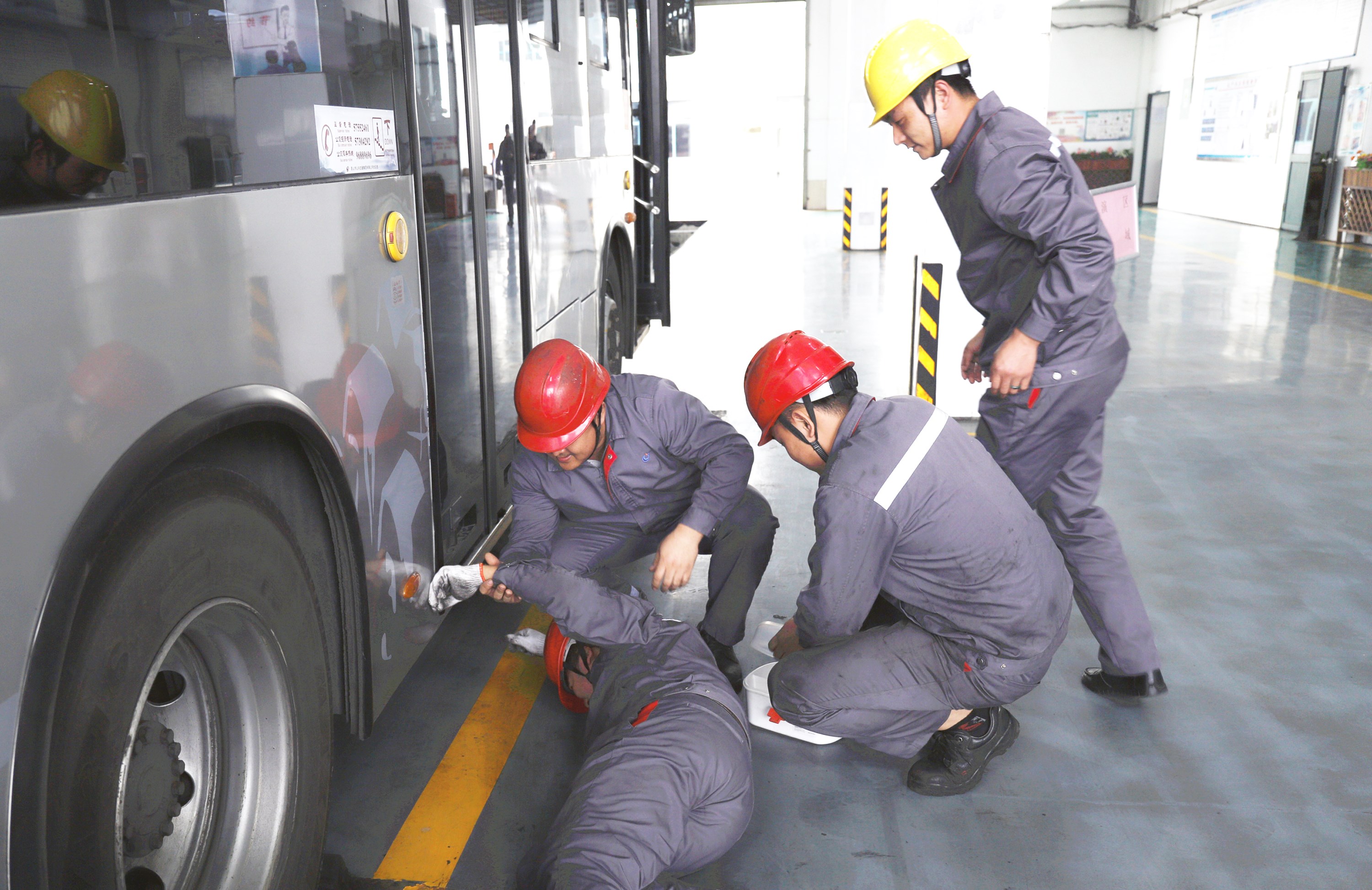 應急救援演練1.jpg 應急救援演練1.jpg