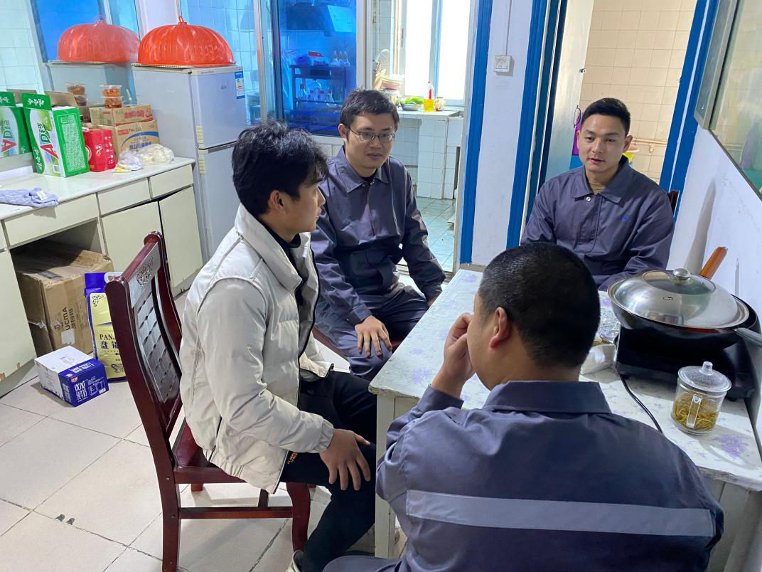 修理洪湖路班組慰問活動(dòng).png 修理洪湖路班組慰問活動(dòng).png